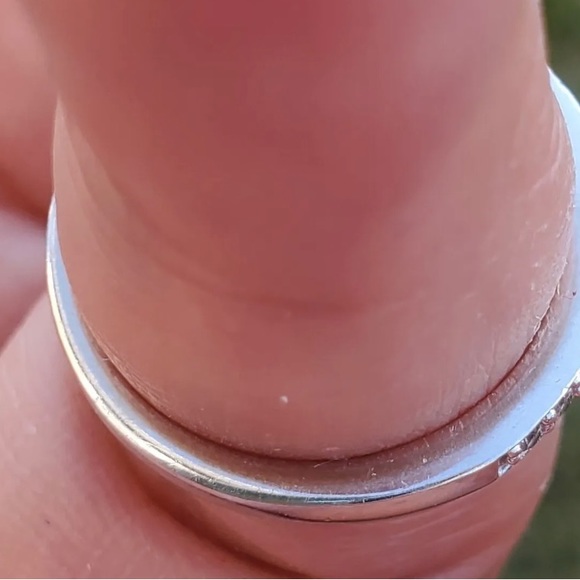 14K SOLUD REAL WHITE GOLD WEDDING BAND RING - SIZE 5.5 US - PRE-OWNED - Picture 2 of 6